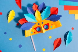 Ein einfaches DIY-Tutorial für eine farbenfrohe Karnevalsmaske